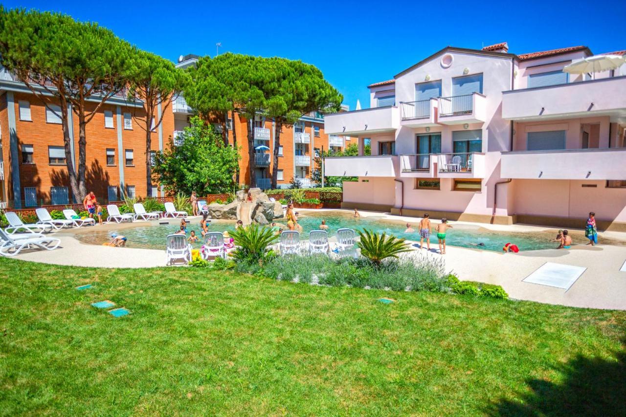 Bosco Canoro Bibione Resort Buitenkant foto