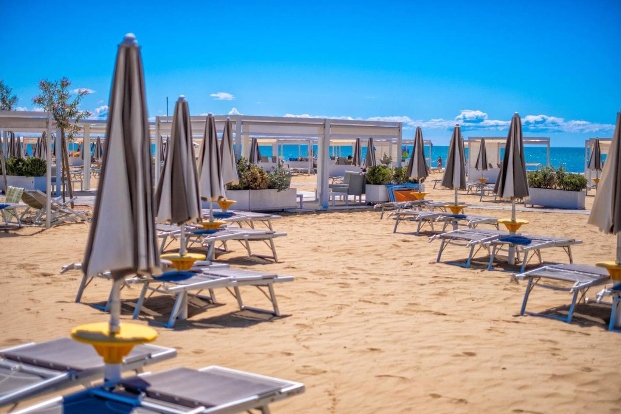Bosco Canoro Bibione Resort Buitenkant foto